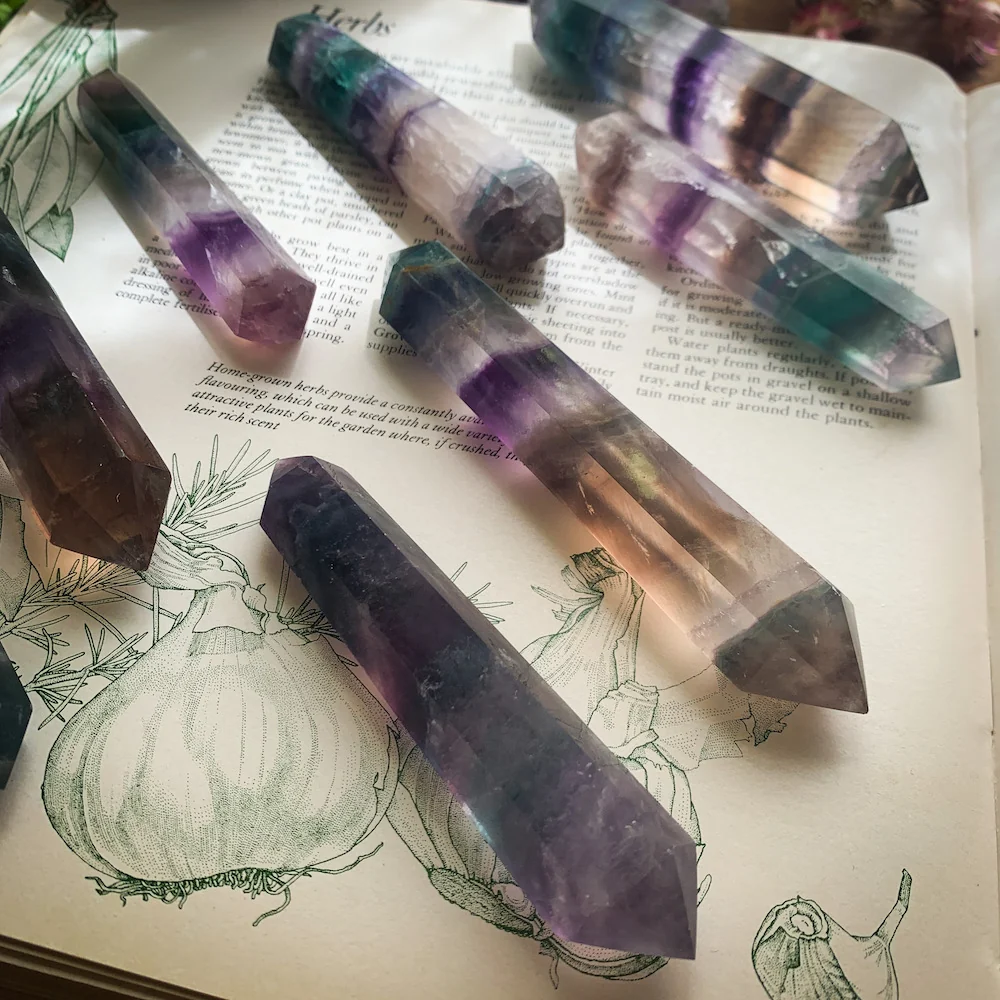 FLUORITE DOUBLE TERMINATED POINT - Image 3