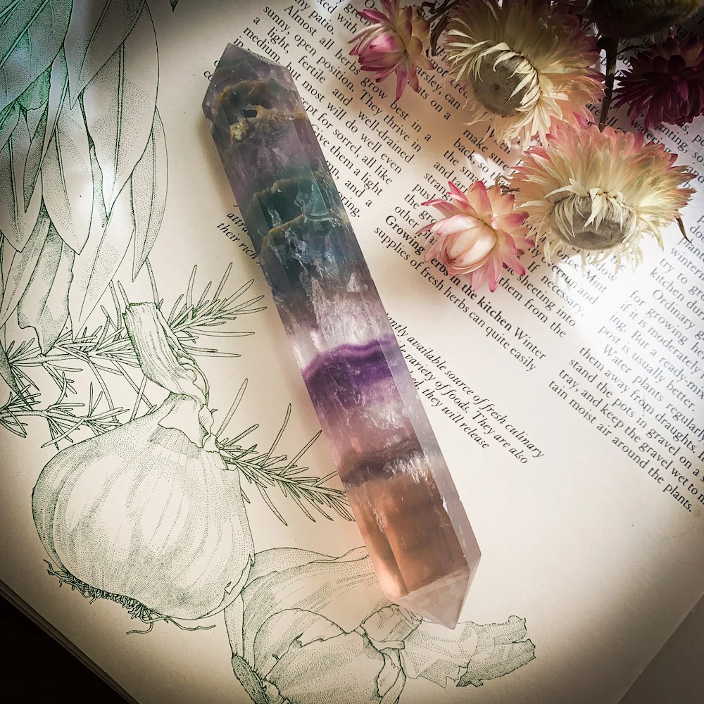 FLUORITE DOUBLE TERMINATED POINT - Image 4